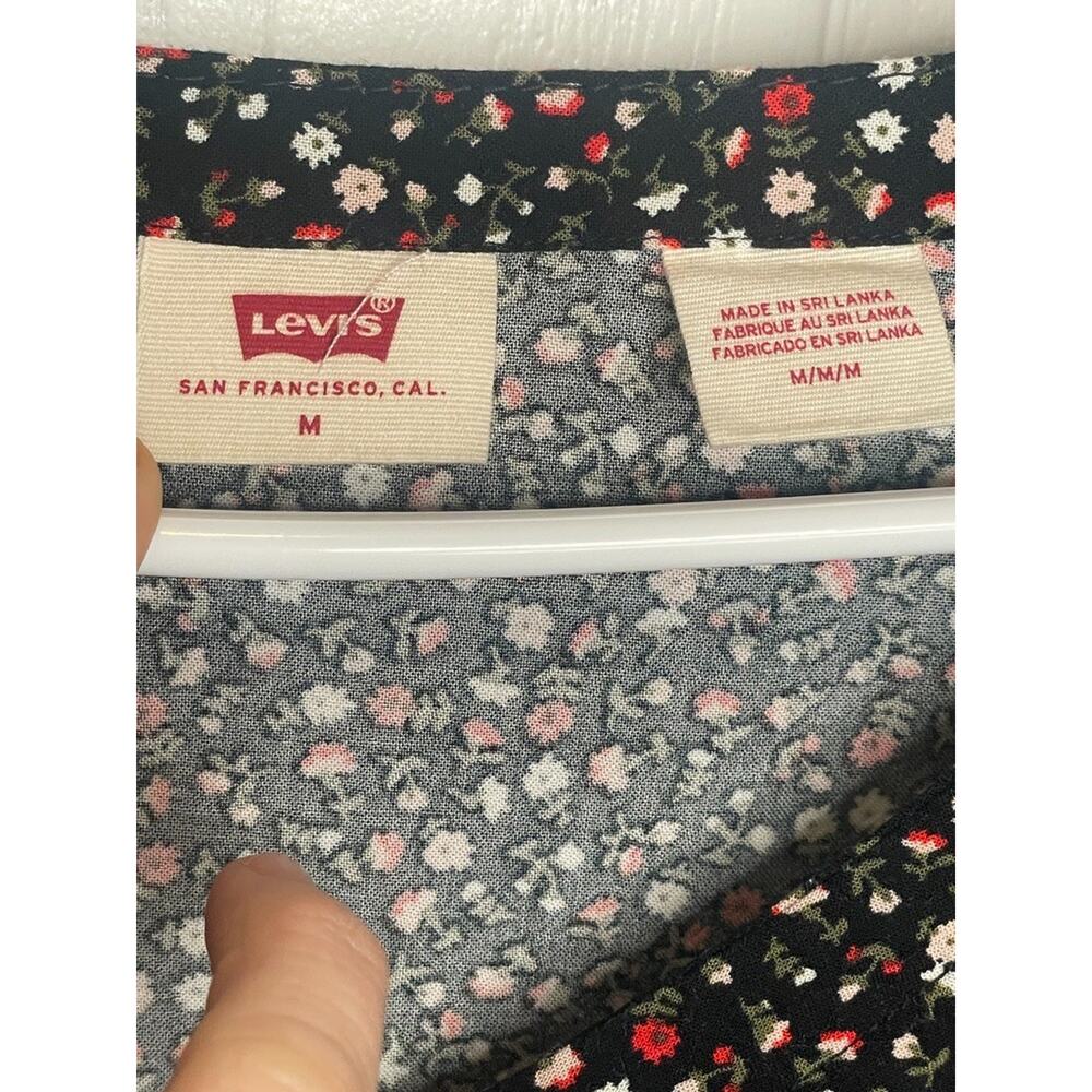 Levis Top Women's Black Floral Cropped Button Top Sz M Short Sleeve Cowgirl Boho - Picture 9 of 11